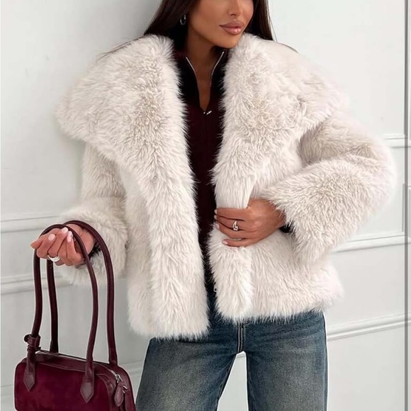 Jackets & Blazers - Women's Faux Fur Jacket - Cream women collared coat winter thick jacket